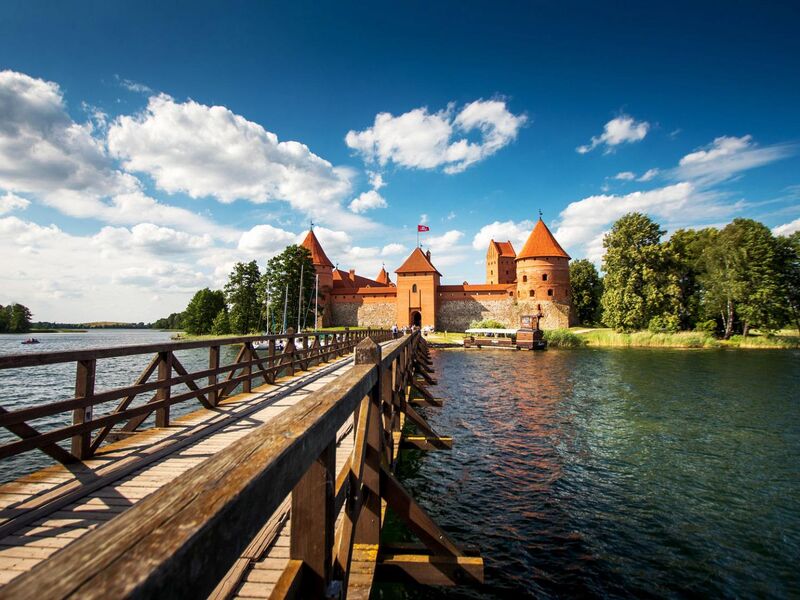 Kuzey Avrupa (Uçak ile Gidiş-Otobüs ile Dönüş)